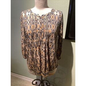 Rose And Olive Womens Top